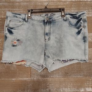 Vanilla Star Distressed Patriotic Denim Shorts- size 20